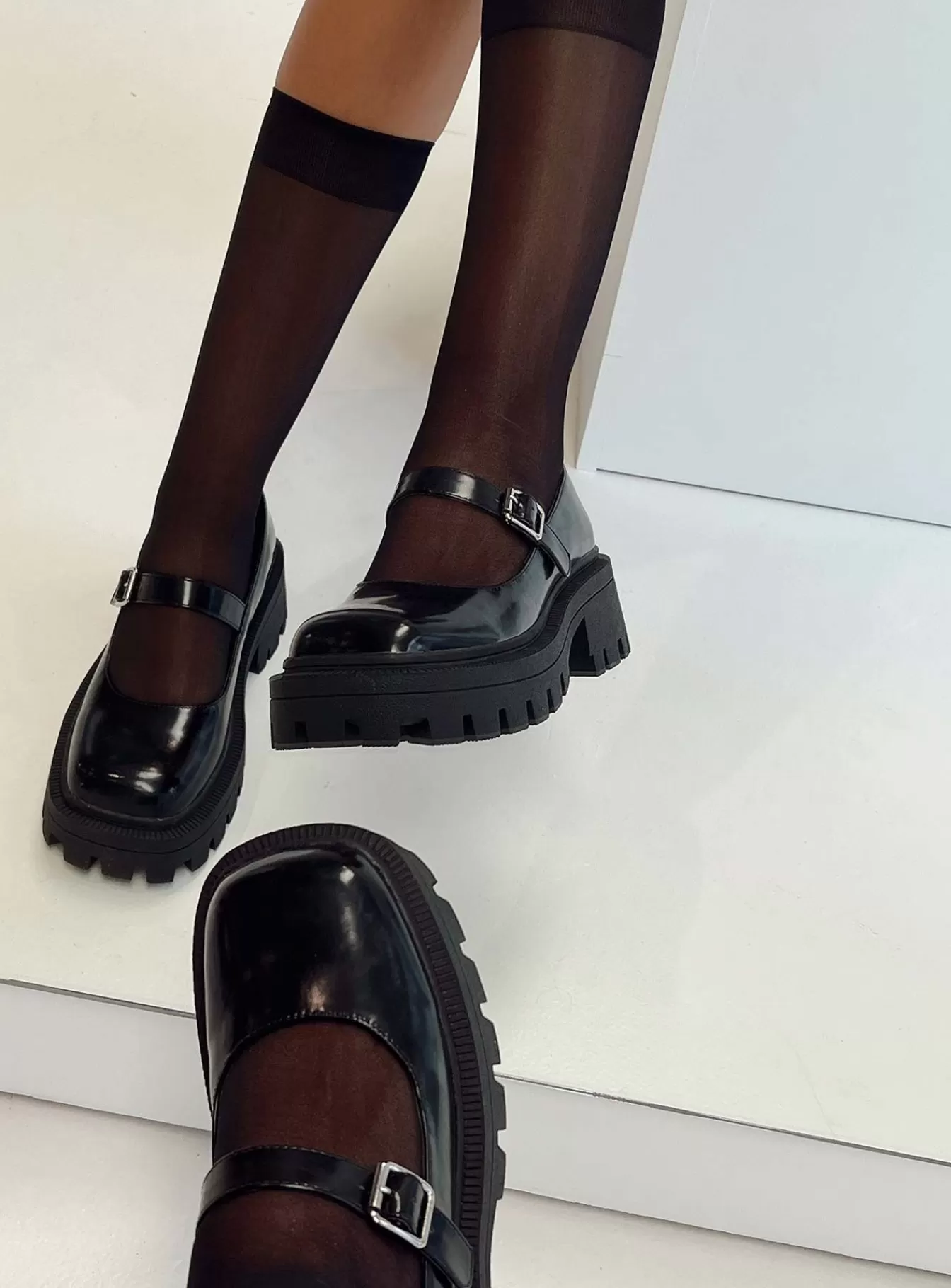 Princess Polly Lower Impact | Reed Flats Black